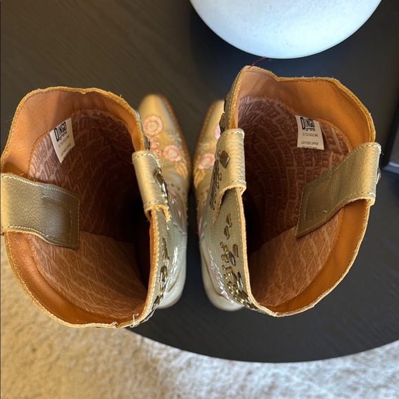 Dingo Embroidered Gold Western Boots Size 8m - Picture 6 of 7